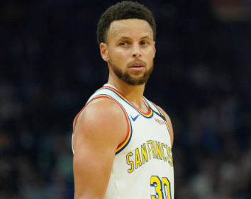 Golden State Warriors’ Stephen Curry Not Letting Pursuit of 3-Point Record Affect His Performance